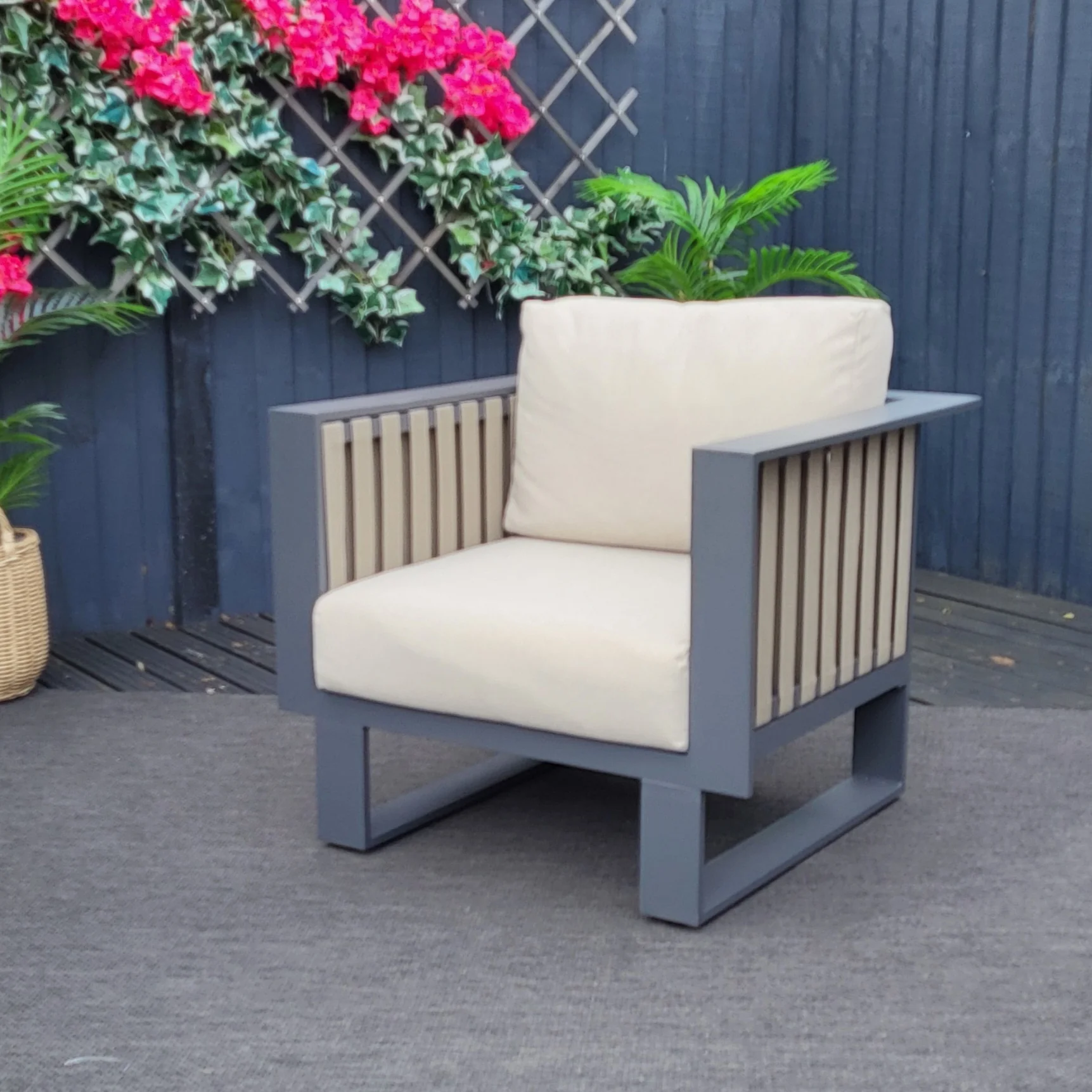 Bologna Outdoor Lounge Chair | Garden Impressions - NTC Homes, Inc.