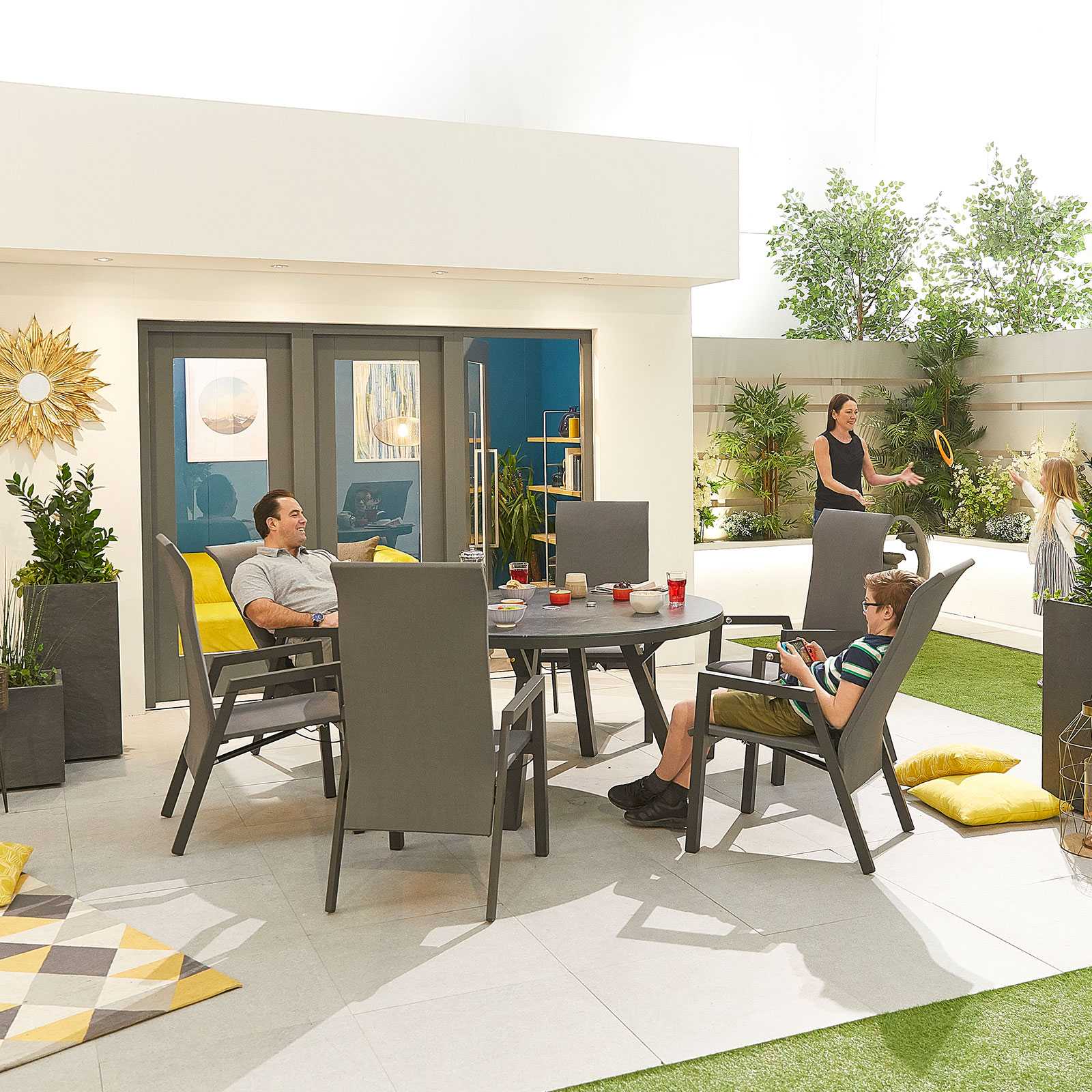 Venice 6 Seat Round Outdoor Dining Set by Nova - NTC Homes, Inc.