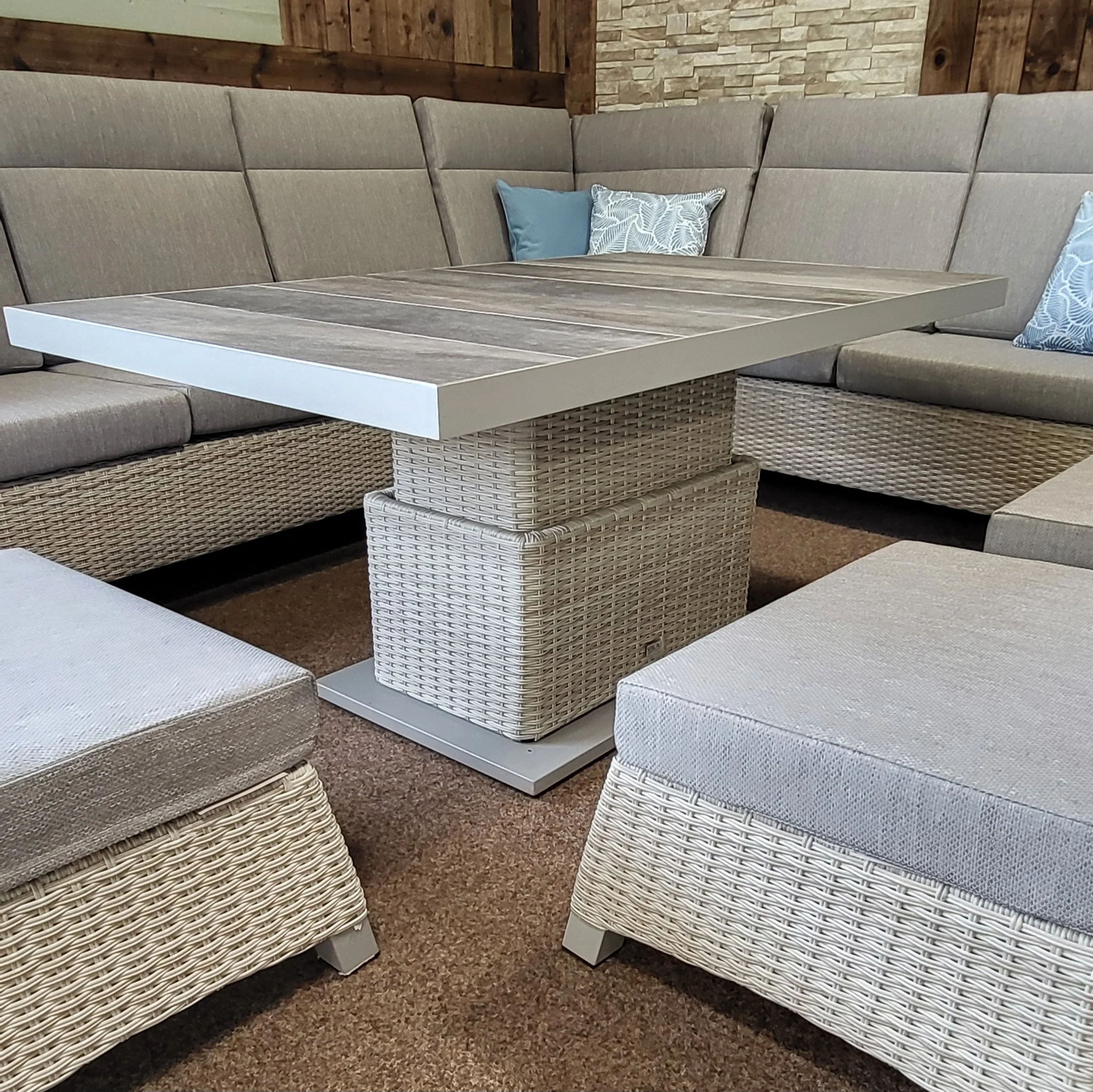 Outdoor Modular Corner with Bowness Adjustable Table in Natural | Kendal By Vila - NTC Homes, Inc.