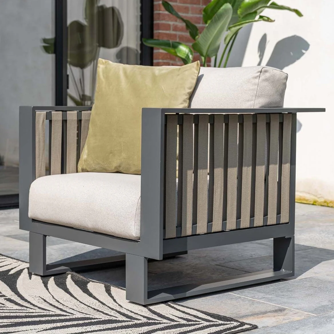 Bologna Outdoor Lounge Chair | Garden Impressions - NTC Homes, Inc.
