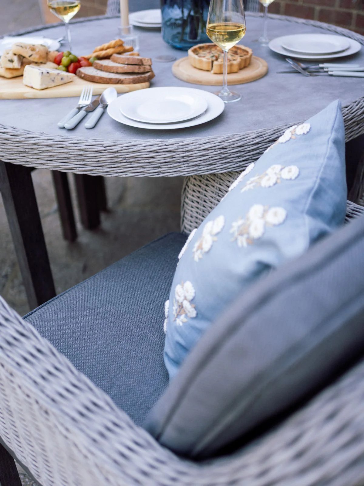 Coniston 4 Seat Dining Set in Grey | Vila - NTC Homes, Inc.