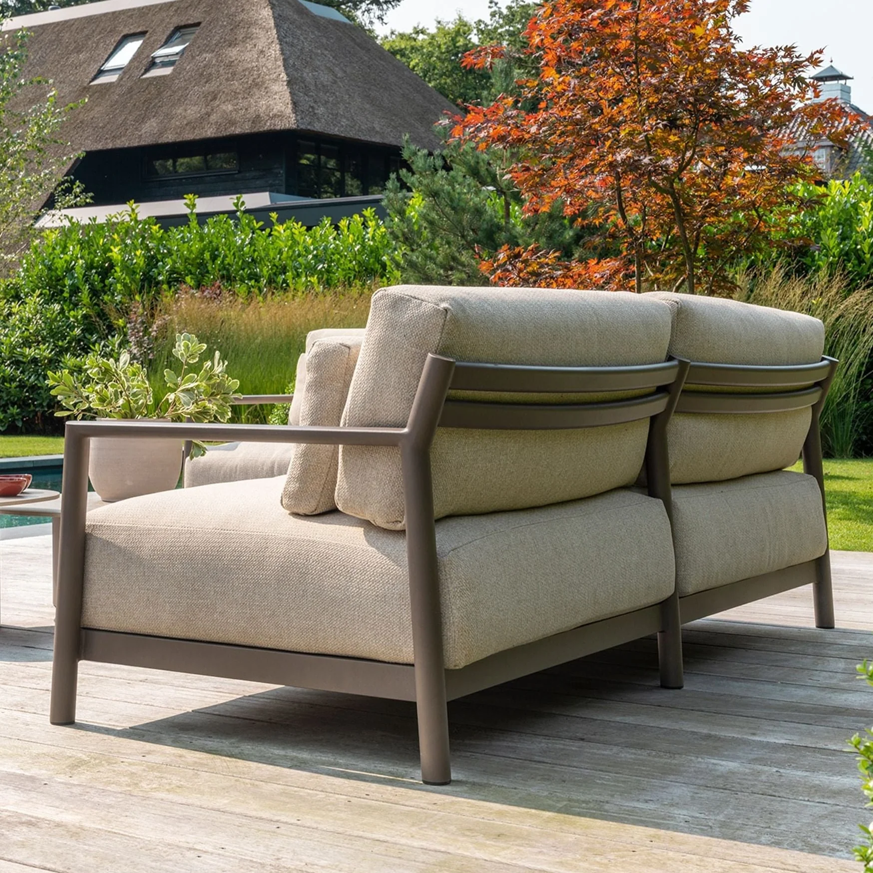 Capresi Lounge Set with Vic Coffee Table | 4 Seasons Outdoor - NTC Homes, Inc.